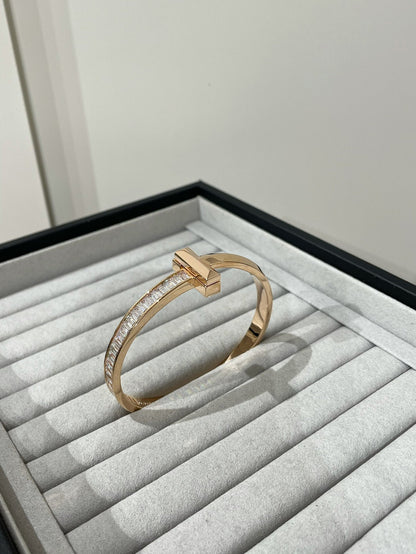 [Renovia Jewelry]WIDE HINGED BANGLE PINK GOLD WITH BAGUETTE DIAMONDS
