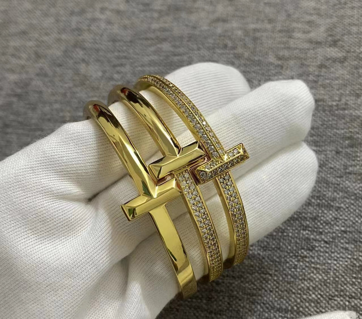 [Renovia Jewelry]T1 WIDE HINGED BANGLE BRACELET