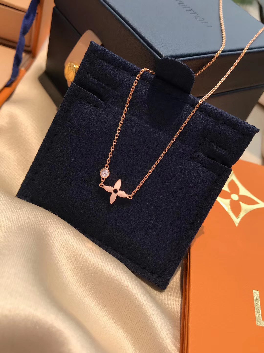 [Renovia Jewelry]BLOSSOM PENDANT PINK GOLD AND DIAMOND