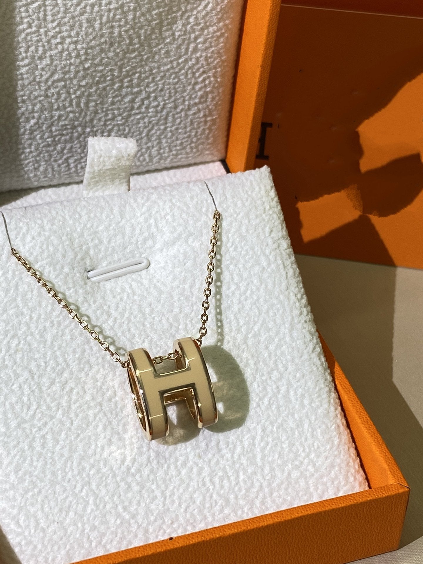 [Renovia Jewelry]HM CLIC YELLOW ENAMEL GOLD NECKLACE