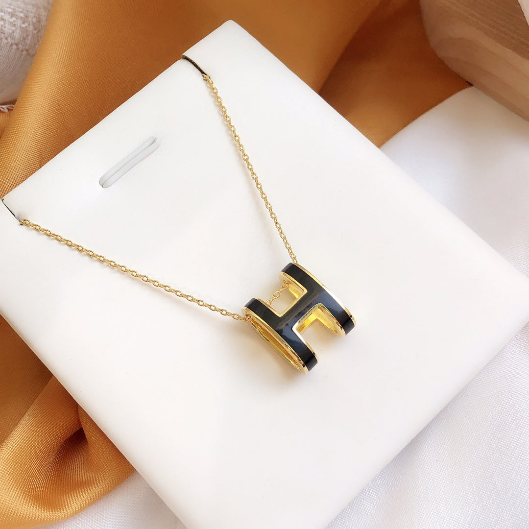 [Renovia Jewelry]HM CLIC BLACK ENAMEL GOLD NECKLACE