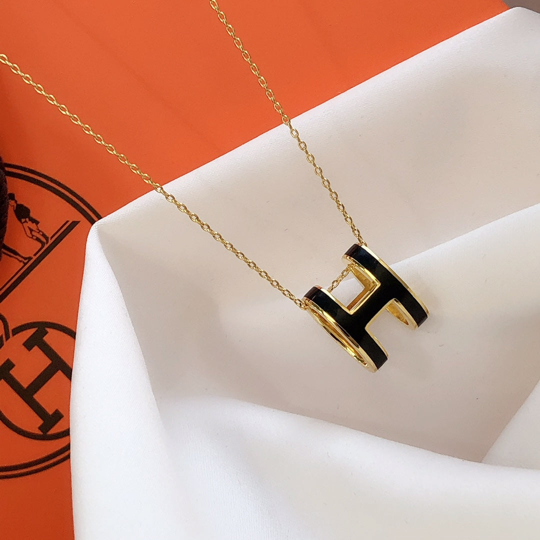 [Renovia Jewelry]HM CLIC BLACK ENAMEL GOLD NECKLACE