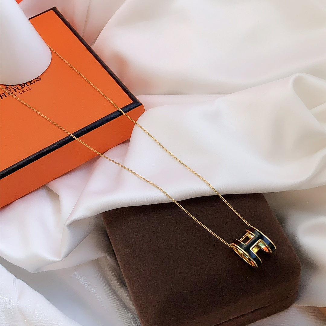 [Renovia Jewelry]HM CLIC BLACK ENAMEL GOLD NECKLACE
