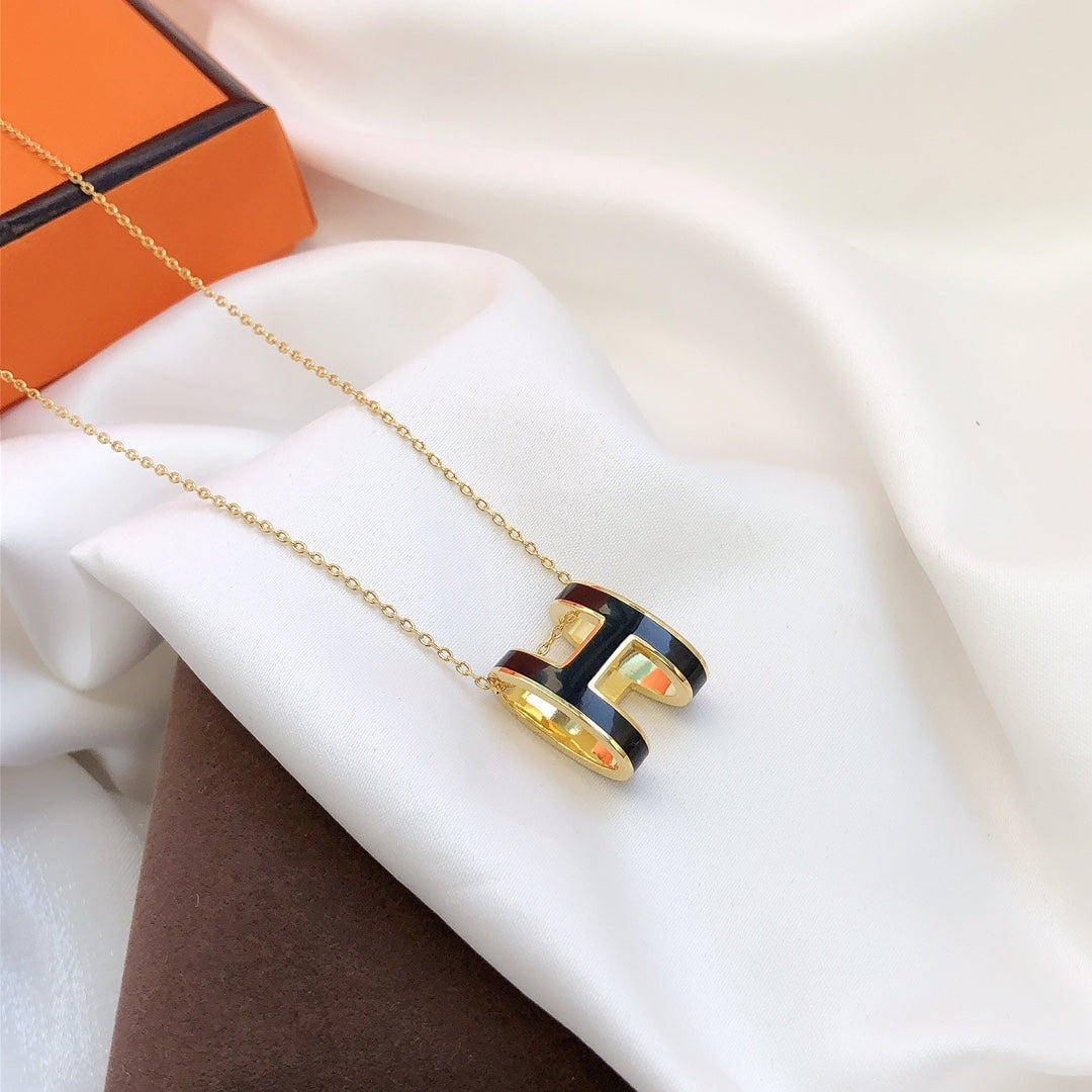 [Renovia Jewelry]HM CLIC BLACK ENAMEL GOLD NECKLACE
