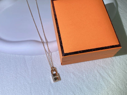 [Renovia Jewelry]HM ADVANCED NICHE LOCK HEAD NECKLACE DIAMONDS