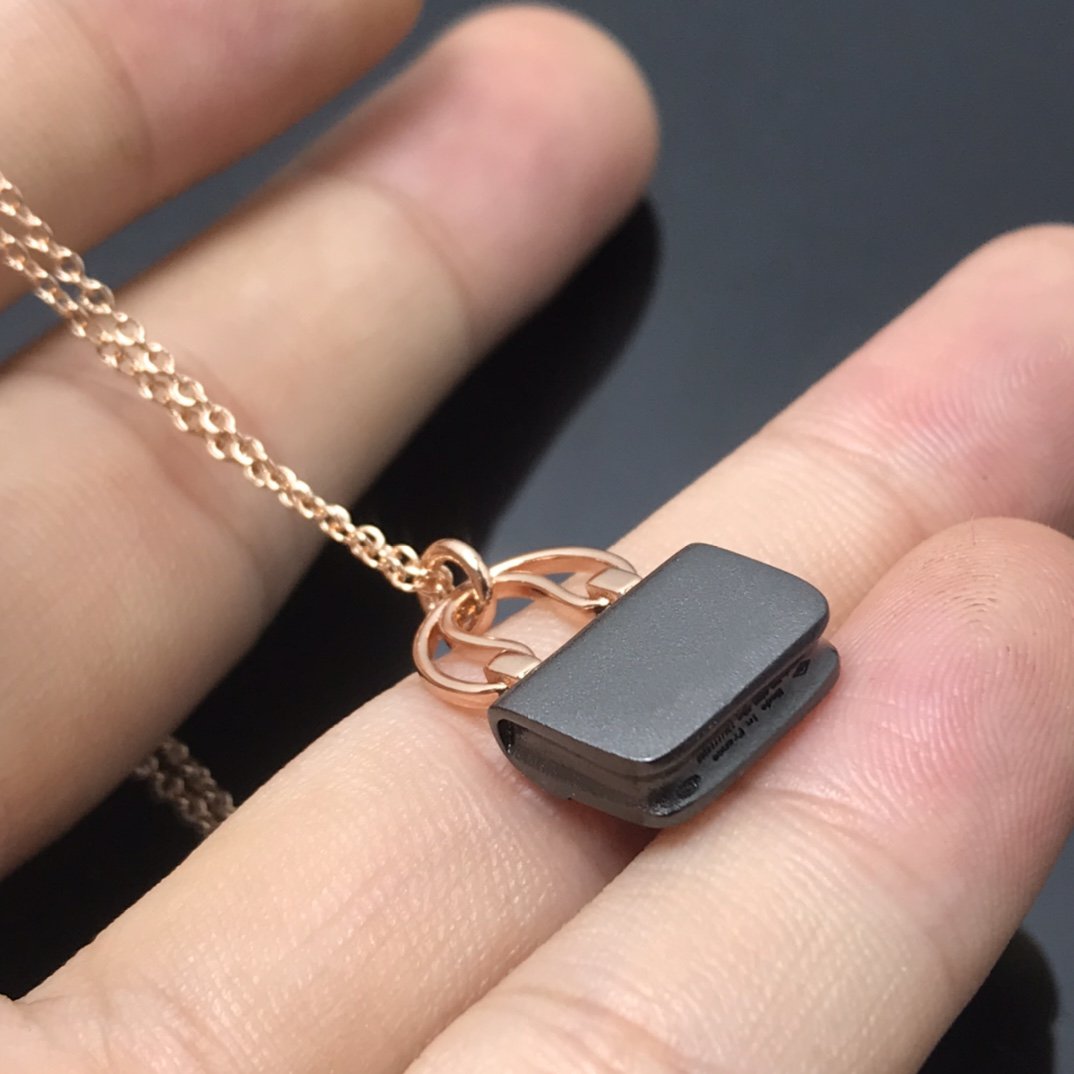 [Renovia Jewelry]WOMEN'S HM AMULETTES CONSTANCE PENDANT NECKLACE