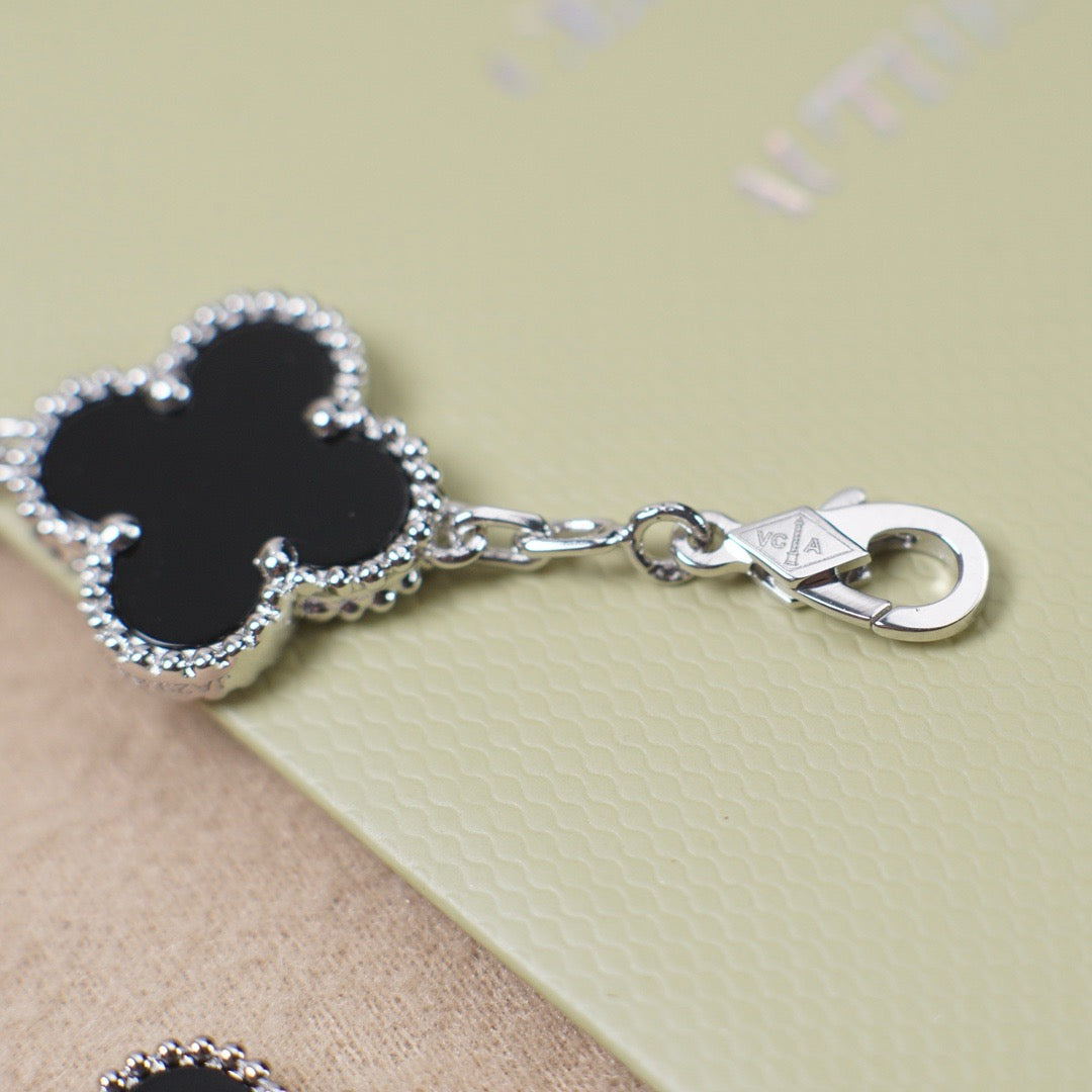 [Renovia Jewelry] CLOVER 5 MOTIF ONYXS BRACELET COLLECTION