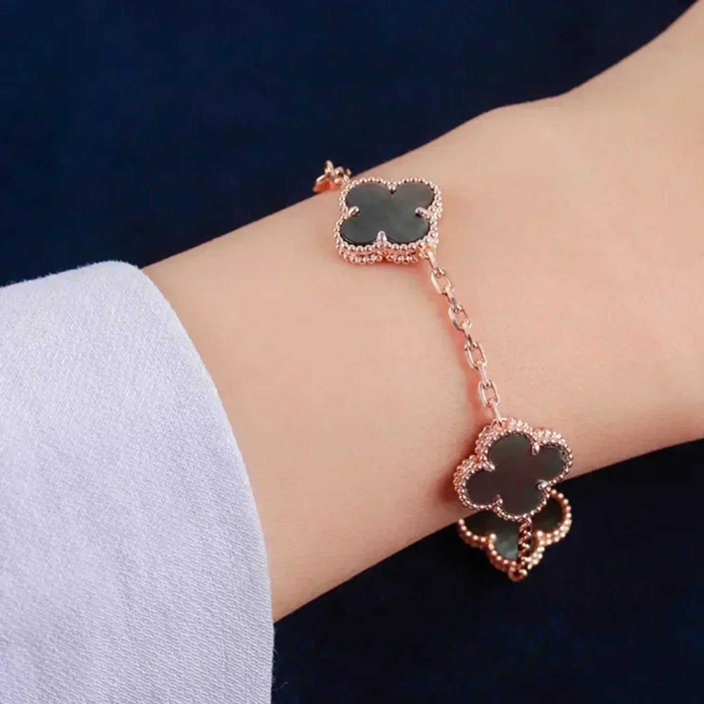 [Renovia Jewelry] CLOVER 5 MOTIF GRAY MOP BRACELET COLLECTION