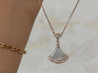 [Renovia Jewelry]DREAM NECKLACE MOP PINK GOLD DIAMOND