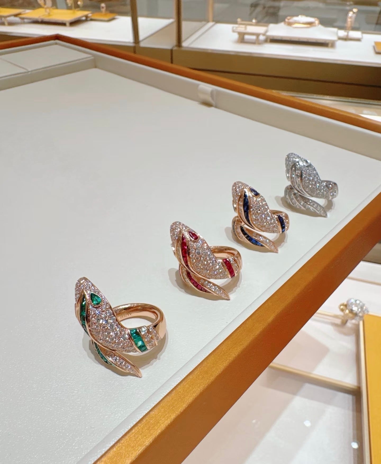 [Renovia Jewelry]BRAND NEW LUXURY RED SNAKE RING