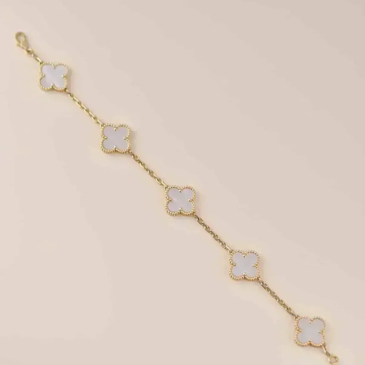 [Renovia Jewelry]CLOVER WHITE PEARL MOP 5 MOTIF BRACELET COLLECTION