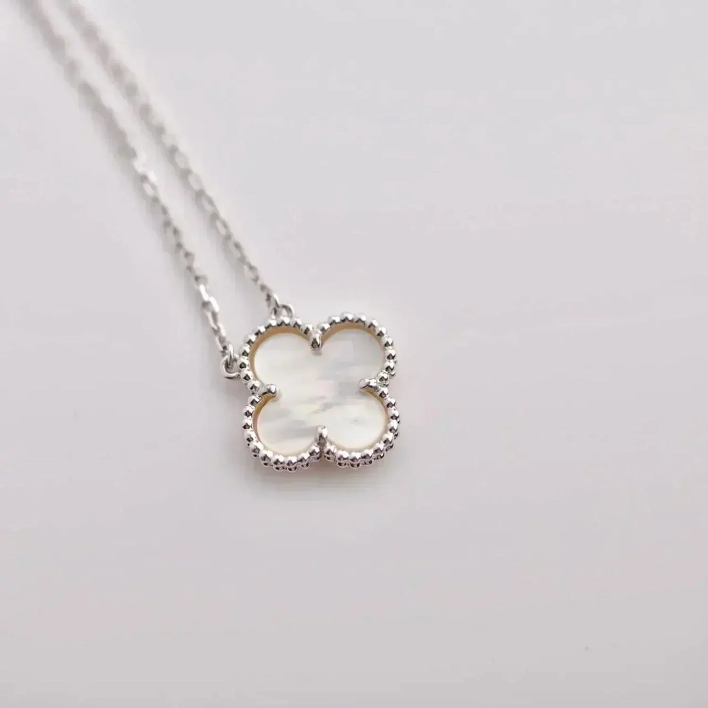[Renovia Jewelry]CLOVER  15MM WHITE MOTHER-OF-PEARL SILVER