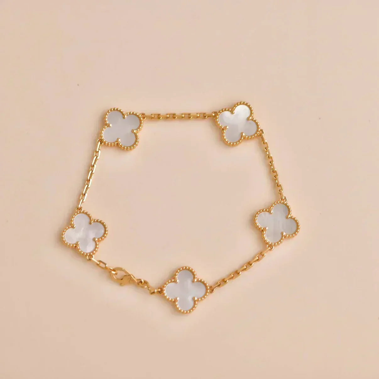 [Renovia Jewelry]CLOVER WHITE PEARL MOP 5 MOTIF BRACELET COLLECTION
