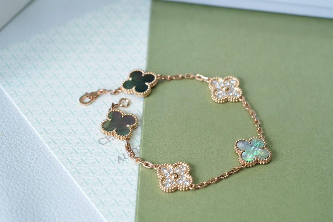 [Renovia Jewelry] CLOVER 5 MOTIF GRAY MOP BRACELET COLLECTION