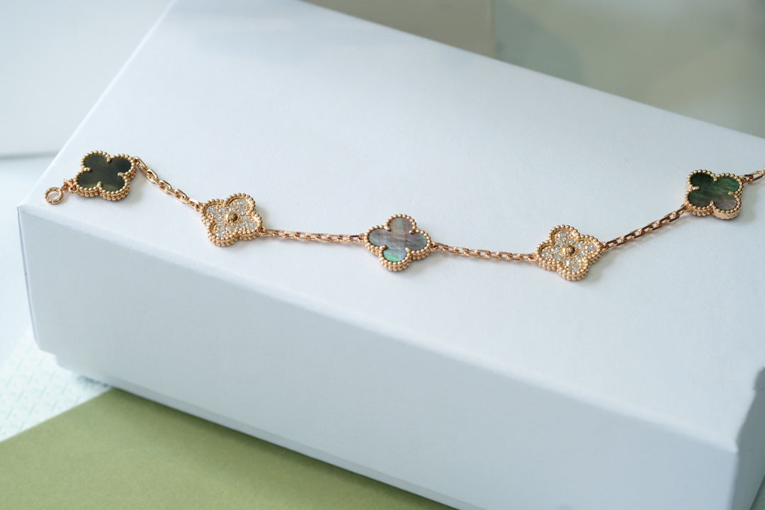 [Renovia Jewelry] CLOVER 5 MOTIF GRAY MOP BRACELET COLLECTION
