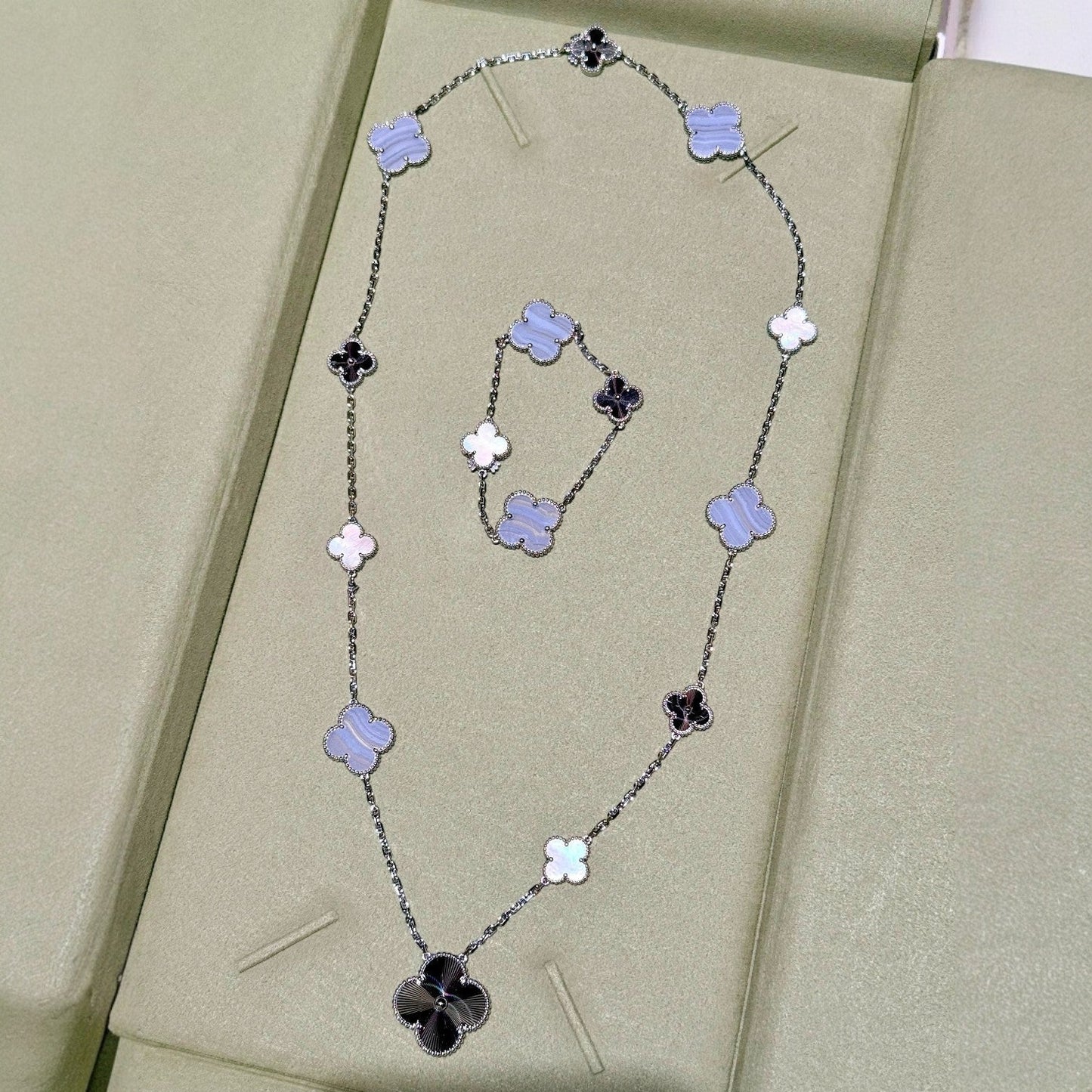 [Renovia Jewelry]DETACHABLE CLOVER 15(11+4) FLOWER SILVER NECKLACE SET