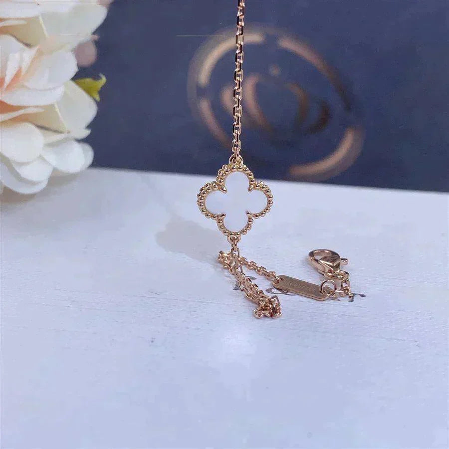 [Renovia Jewelry]CLOVER WHITE MOP SINGLE FLOWER BRACELET