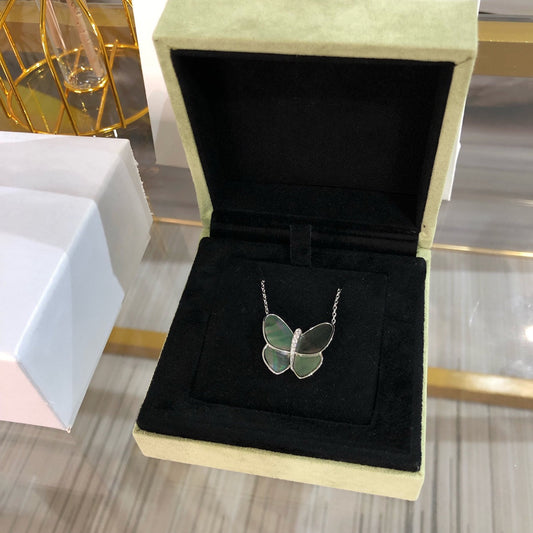 [Renovia Jewelry]LARGE BUTTERFLY SILVER PENDANT DIAMOND NECKLACE