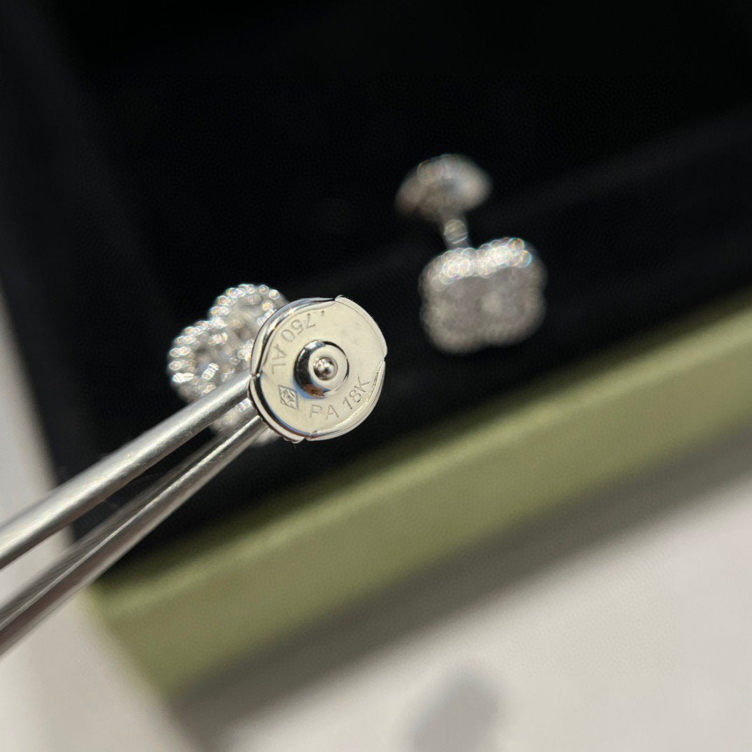 [Renovia Jewelry]CLOVER MINI DIAMOND STUD EARRINGS
