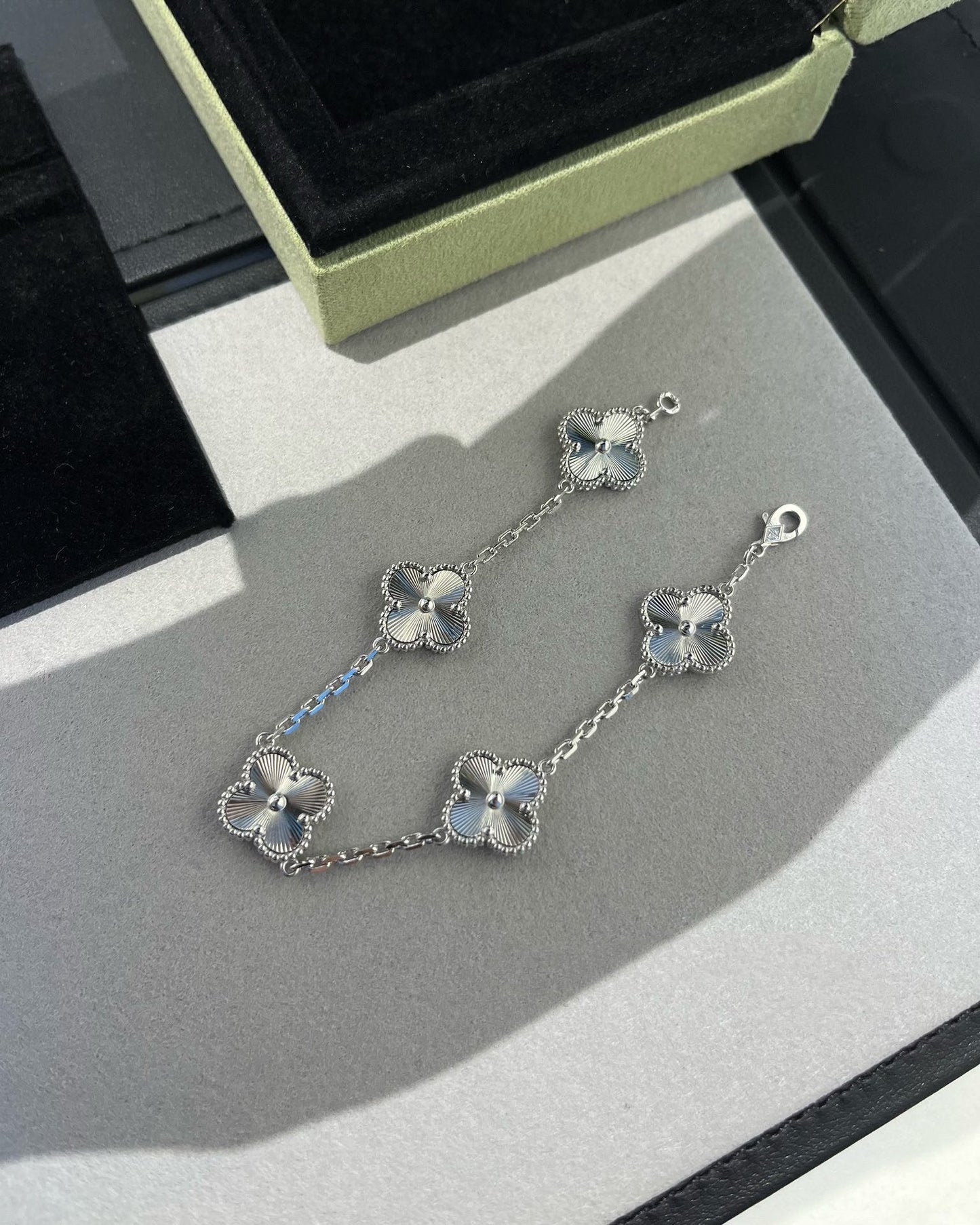 [Renovia Jewelry] CLOVER 5 MOTIF LASER BRACELET COLLECTION